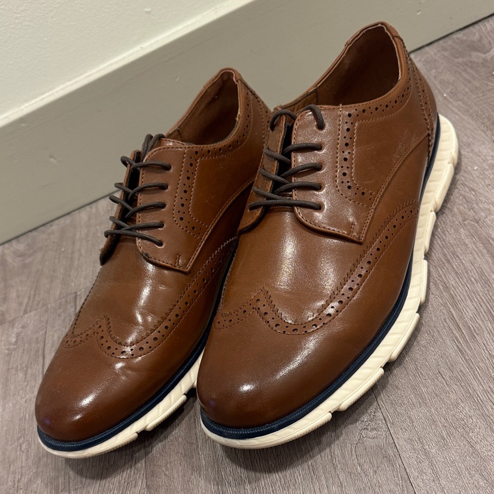 Sonoma Men's Tan Leather Wingtip Oxfords with White Sole